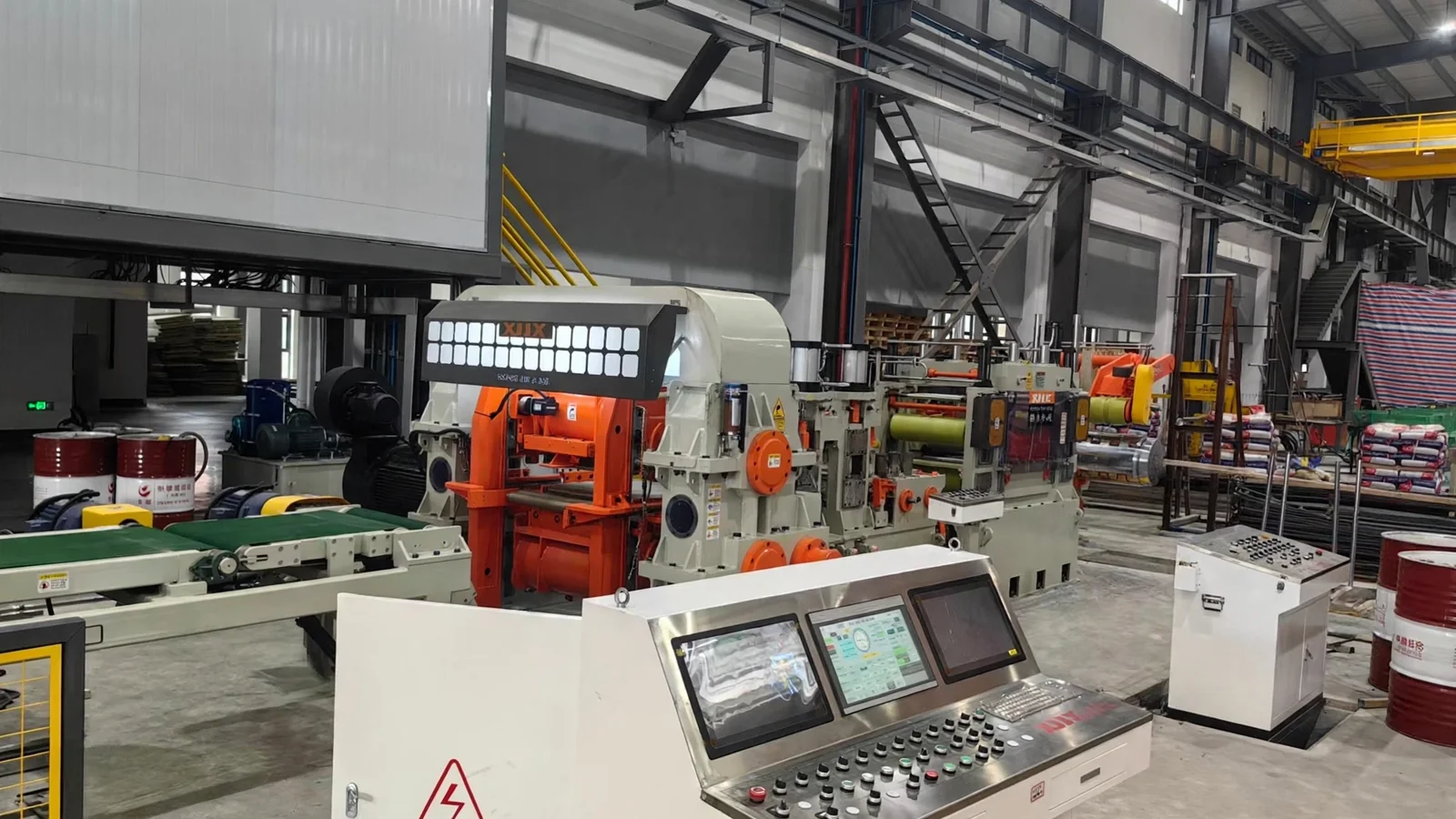 Linha de corte transversal com tesoura rotativa 450 — foto real XIONGJIN