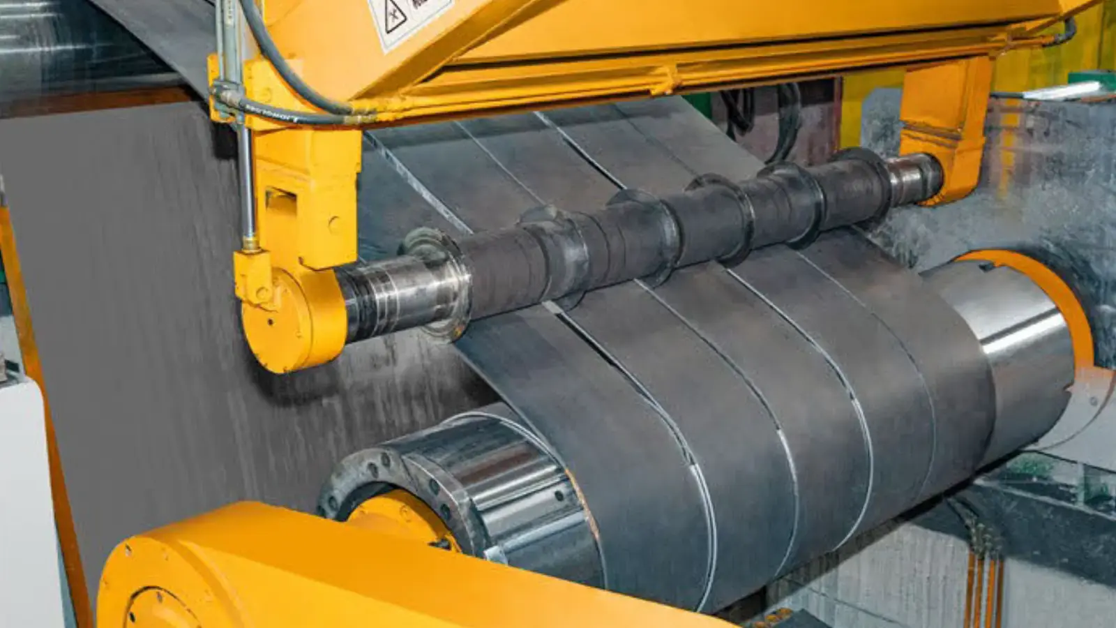 Linha de corte longitudinal de chapa grossa 14 mm × 2000 mm — foto real XIONGJIN